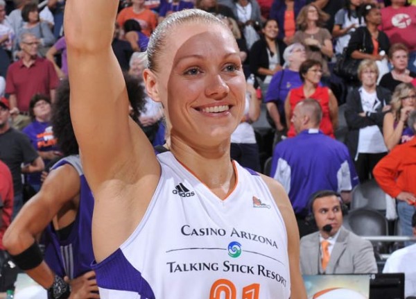 WNBA Erin PHILLIPS Prend Sa Retraite Sportive Et Entre Dans Le Staff