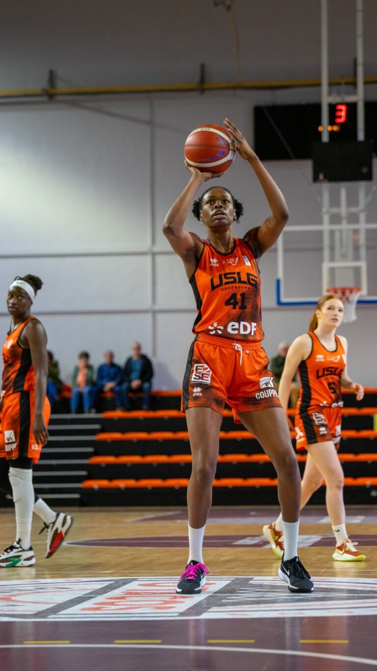 NF1 Poule B : La Glacerie Est Au Pied Du Podium, ça Se Complique Pour ...